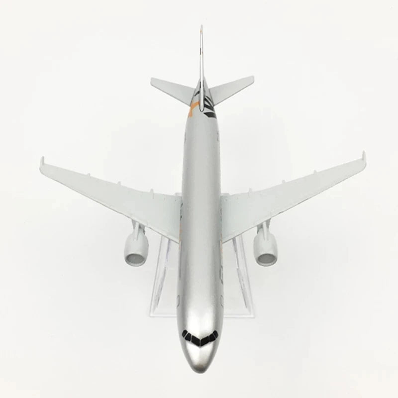 15CM Diecast Jetstar Airlines A320 Model Plane 6Inch Metal Alloy Diecast Airplane Souvenir Collection Plane Toy