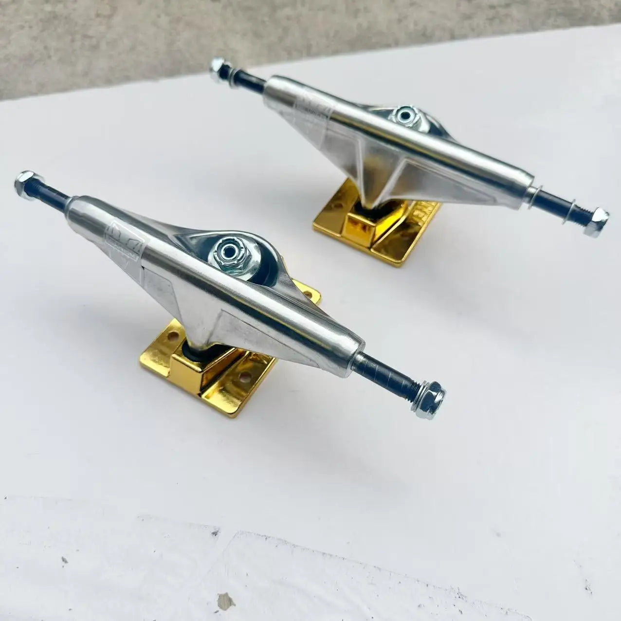 139mm Venture Skateboard Trucks Good Quality Aluminum Alloy Truck Carbon Steel Hollow Kingpin Skate Trucks