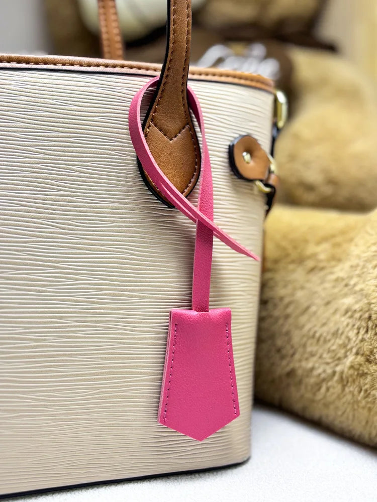 Free Customizable letter new PU leather bag accessories multi-color personalized luggage tag pendant in stock boys and girls