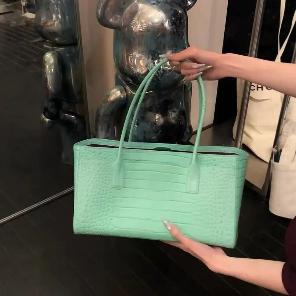 Crocodile-embossed Tote Bag Large Capacity Elegant Green Shoulder Handbags for Woman Elegant Pu Leather Bags Genuine Luxury