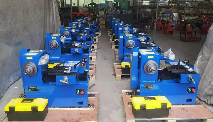 AA4C Brake Drum /disc Lathe Machine  450mm Infinitely Variable Speeds  Automatically Feeding and Unfeeding Dual Cutters