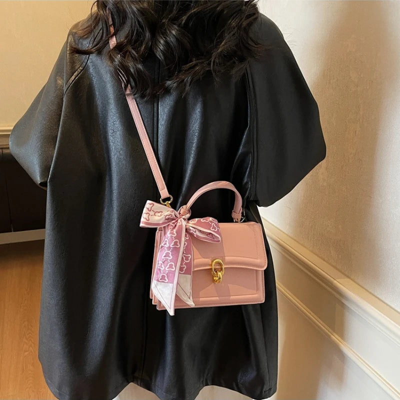 Foreign Style Handbag Hand Carry Out White Bag Women 2026 New Crossbody Package Niche Fashion Messenger Pack Ins Versatile Bags