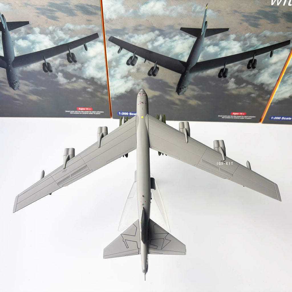 1/200 USAF B-52H Stratofortress Heavy Bomber Aircraft B52 Fighter Metal Military Diecast Finished Plane Model Collection or Gift
