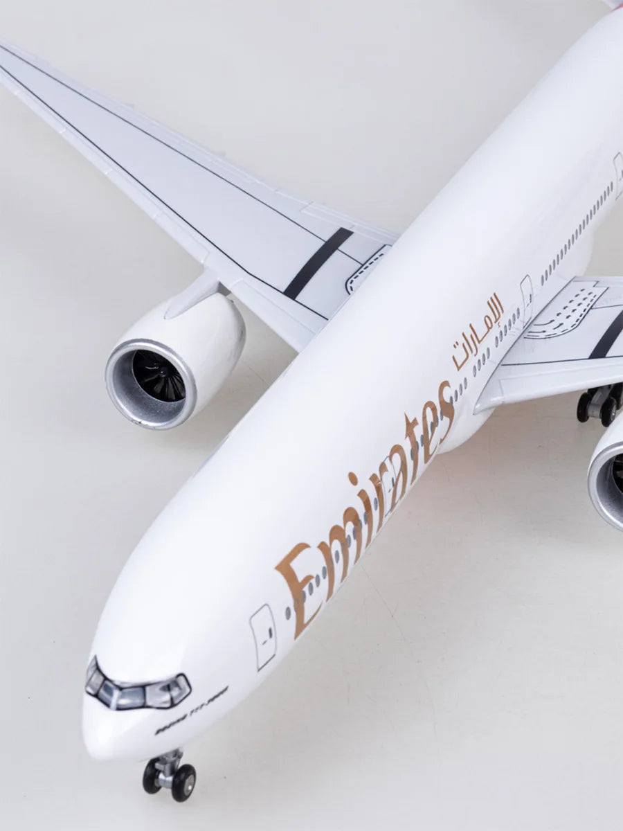Plane Toy Model 47CM Scale Diecast Model B777 Emirates Airways 777 Resin Airplane With Light Toys Airline Collection Aviation