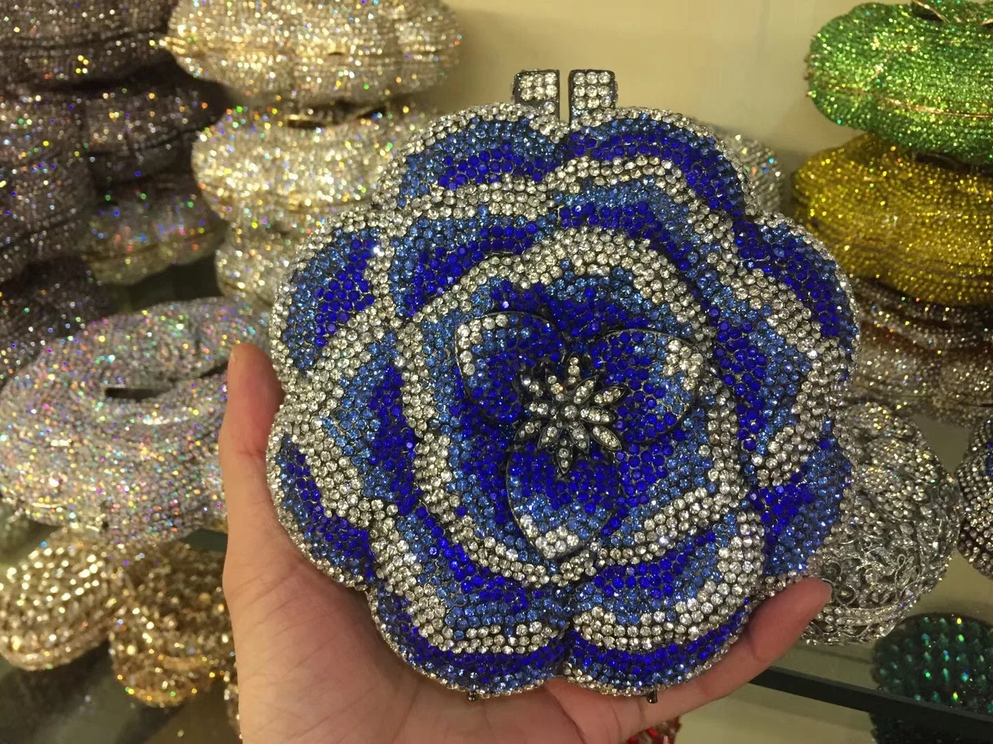 Rose Flower Crystal Evening Bags for Women Rhinestone Clutches Luxury Elegant Handbags Wedding Bride Gift Bags Banquet Shiny Bag
