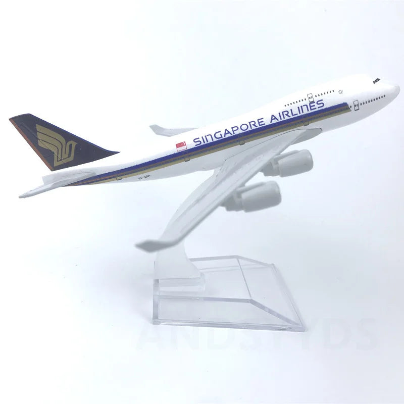 16cm Airline Models Singapore Airlines A380 /A350 /B747 Model Airplane Diecast Metal 1/400 Scale Toy Planes Collected Gift