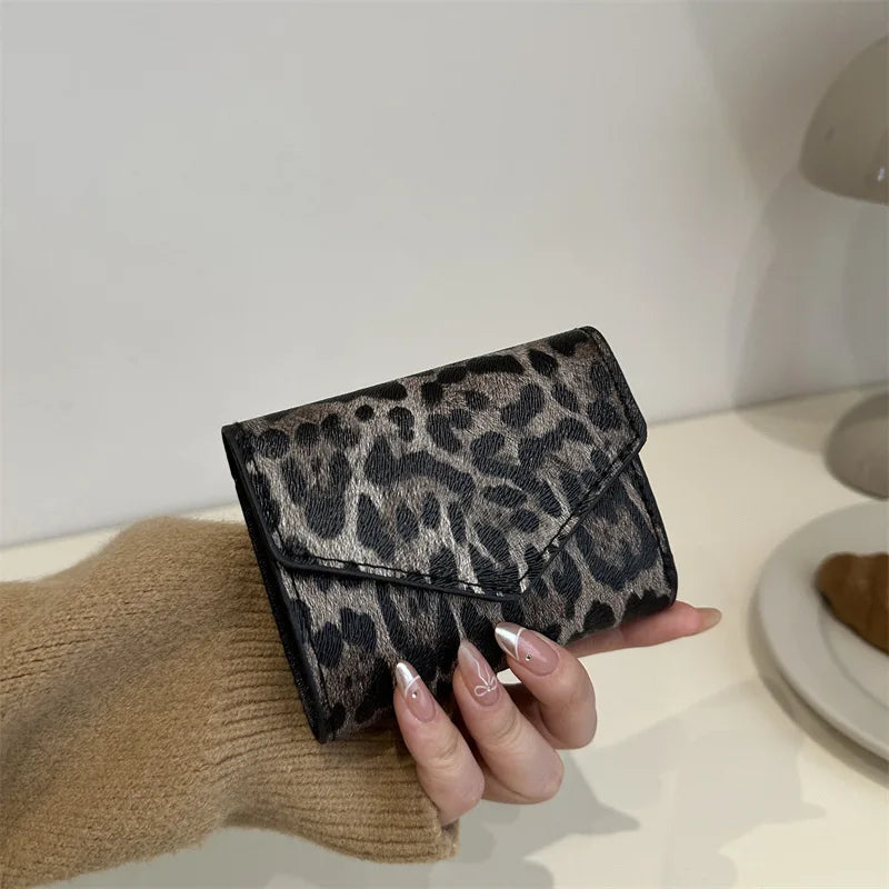 Compact and portable Personalized and Fashionable Pu Leather Handbag for Women, Small Square Bag New Style Bolsas De Mujer