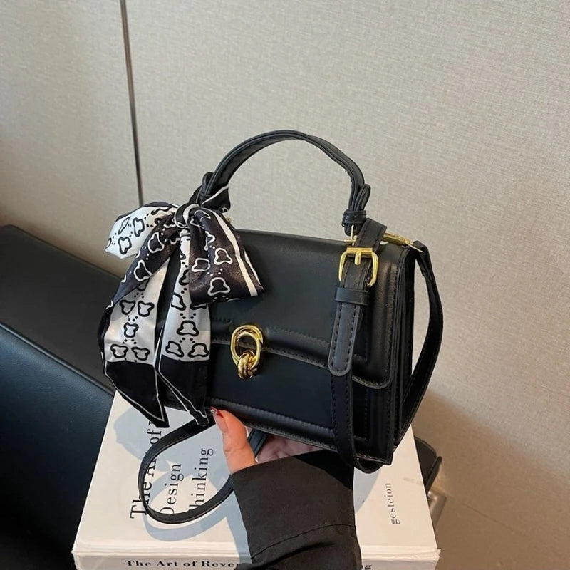 Foreign Style Handbag Hand Carry Out White Bag Women 2026 New Crossbody Package Niche Fashion Messenger Pack Ins Versatile Bags