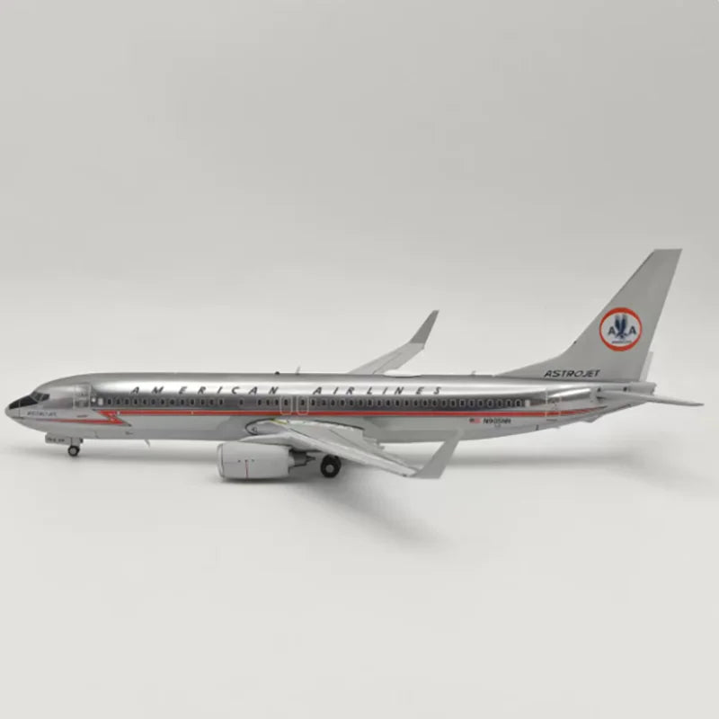 GJ Diecast 1:200 Scale American Airlines G2AAL990 B737-800 N905NN Alloy Simulated Aircraft Model Product Hobby Collection Gift