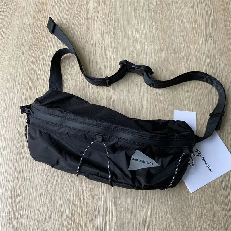 And wander invista nylon, lightweight, wear-resistant, tear-resistant, waterproof, messenger bag