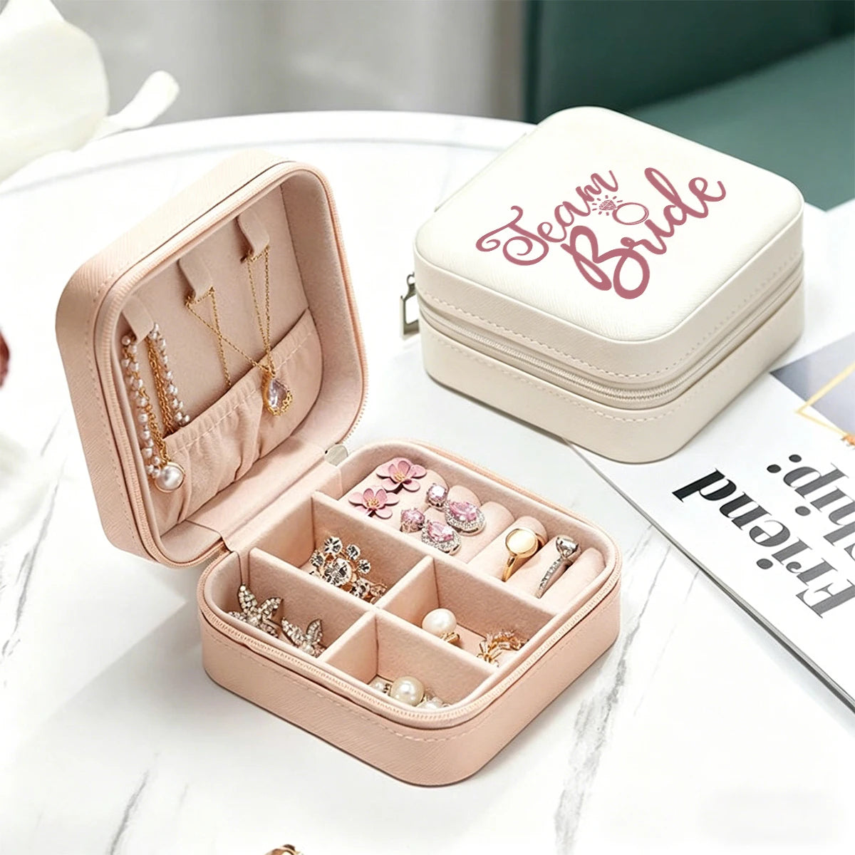 Personalized pink PU leather jewelry box, pearl box, portable women's travel earrings, necklace storage, wedding gift
