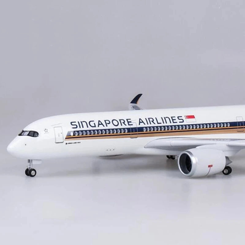 Airbus A350 Singapore Airways Diecast Resin Model 1/142 Scale 47CM with Lights And Wheels for Plane Collection Gifts