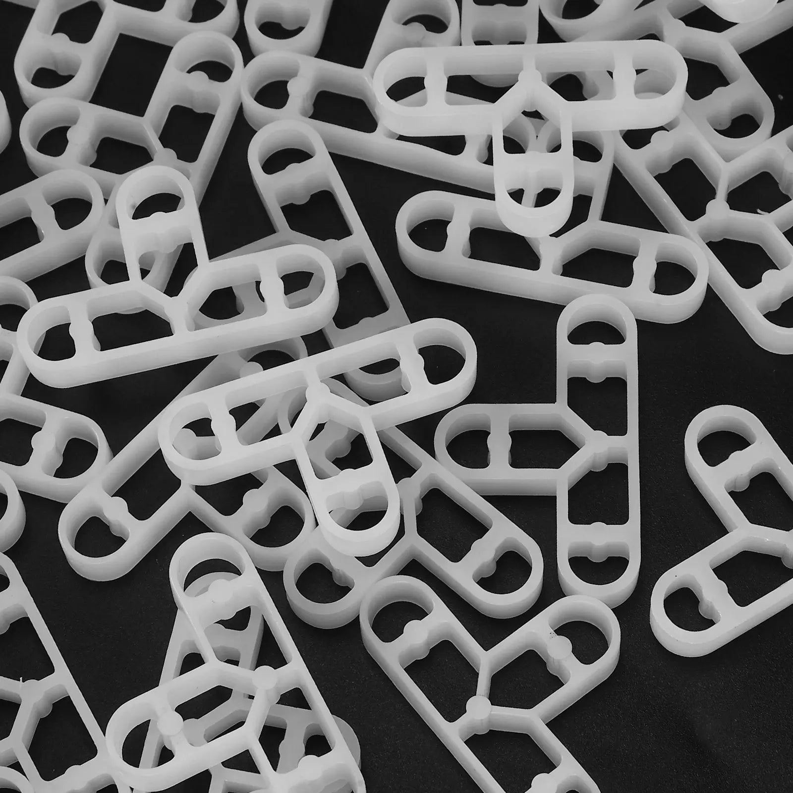 100Pcs T-Shaped Tile Leveling System Plastic Reusable Ceramic Tile Levelers for Smooth Professional Installation Floor Wall