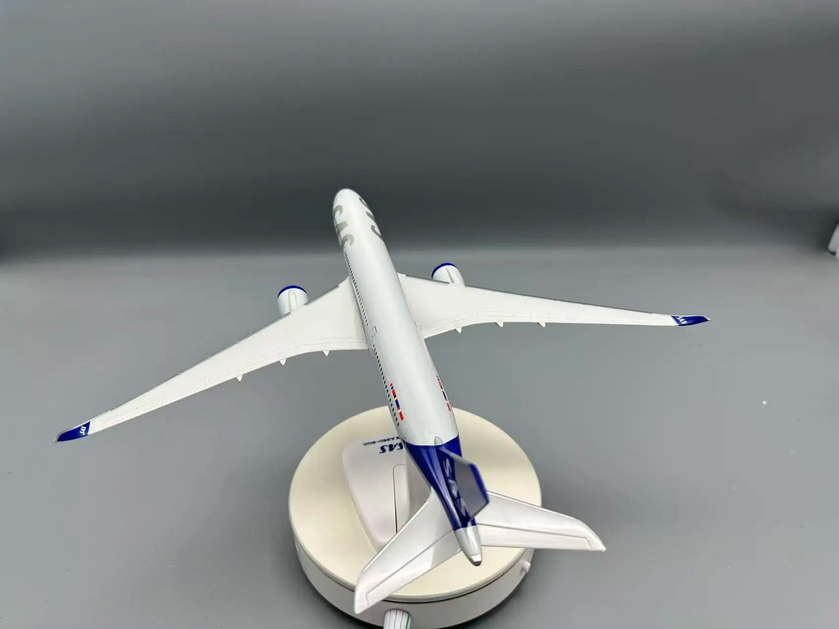 1:200 Scale 33cm A350-900 SAS Scandinavian Airlines Aircraft Diecast Model ABS Plastic Model Plane Toy With Stand Gift Ornaments