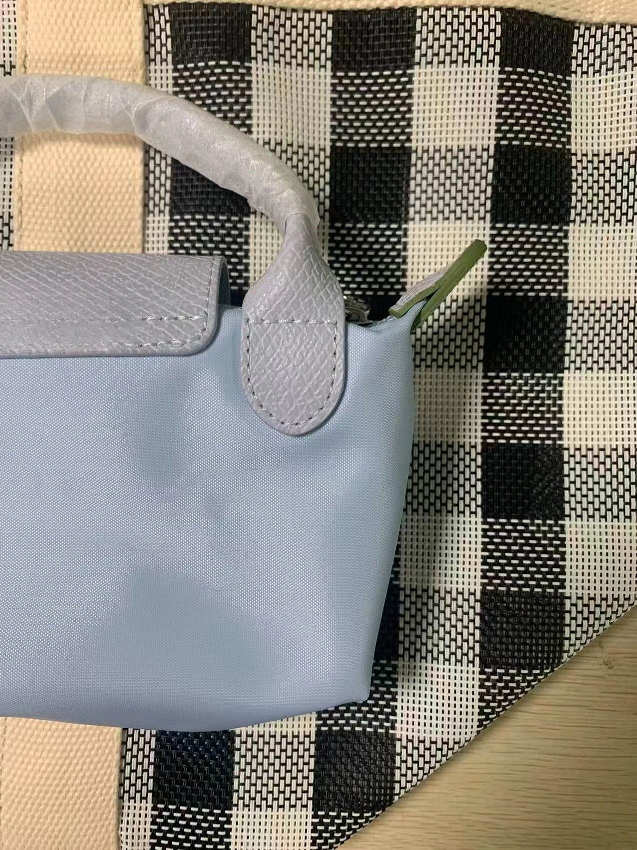 Trendy Style 2026 High-Quality Dumpling Skin Nylon Handbag, Crossbody Bag, Mini Coin Purse, Delicate and Compact Women's Bag