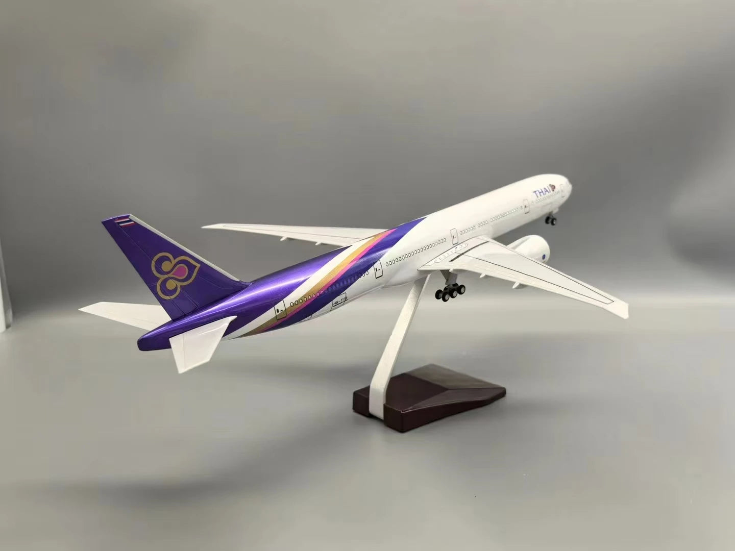 B777 Thai Airlines 47CM Diecast Resin Airplane Model with Stand Toys Model Plane 777 Display Collectible Model Kit for Gifts