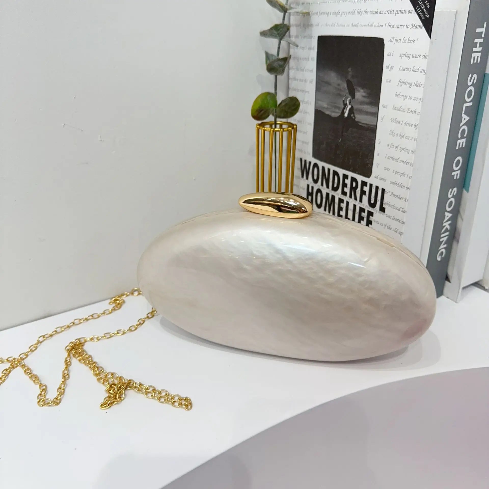2026 women's new shoulder oblique span bag, special-shaped shell acrylic bag, fashionable wedding dinner clutch bag