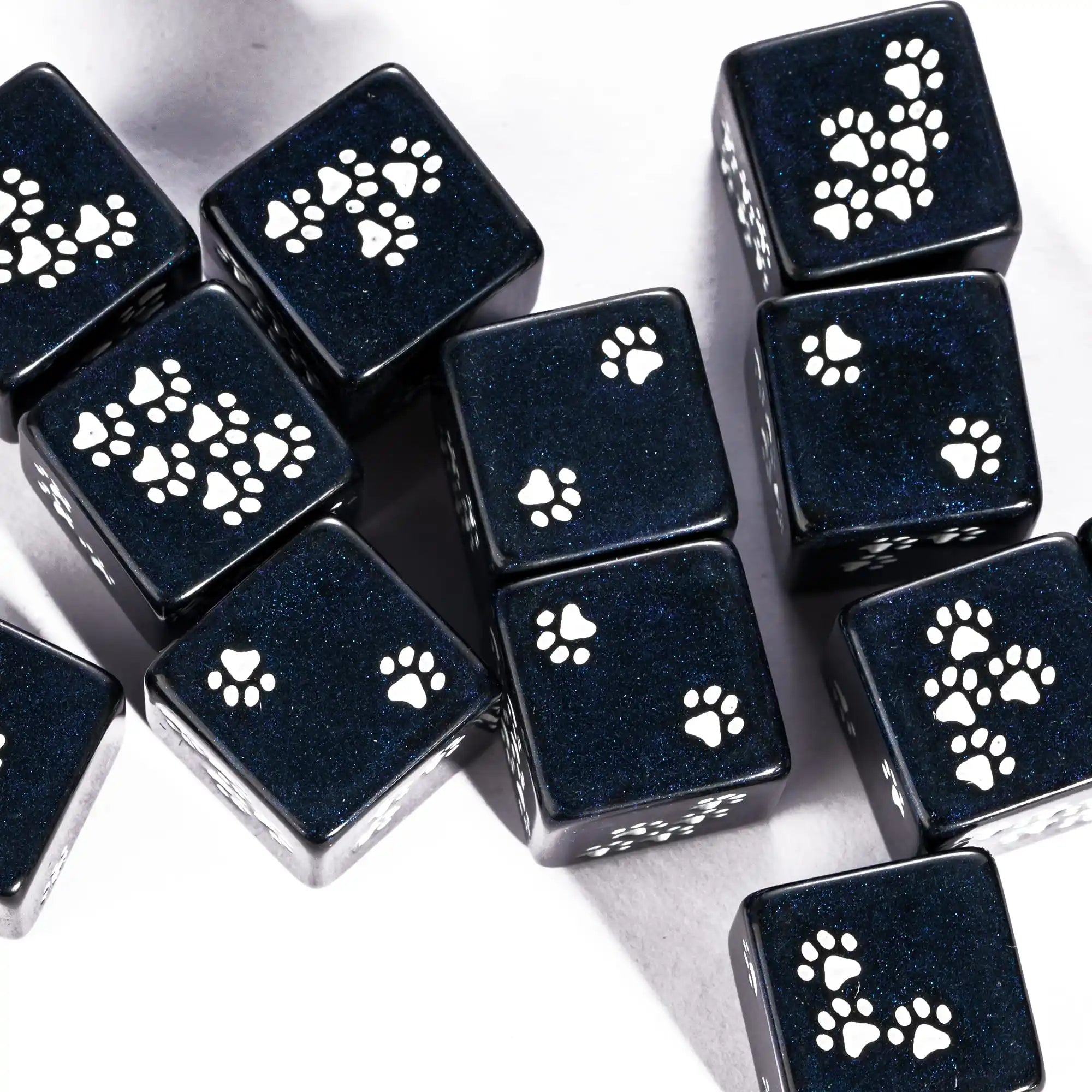 5Pcs Cat Claw D6 Dice Cute Cubic Dices 6 Sides D6 Resin 16mm Standard Polyhedral Dice Set for Tabletop Games Magic The Gathering