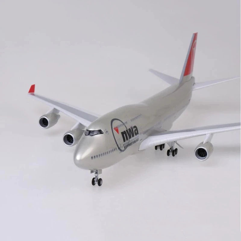 1:150 Scale Aircraft NWA Airways B747 47CM Plastic model plane With Lights LED & Landing Gear for Aviation Enthusiasts Aircraft