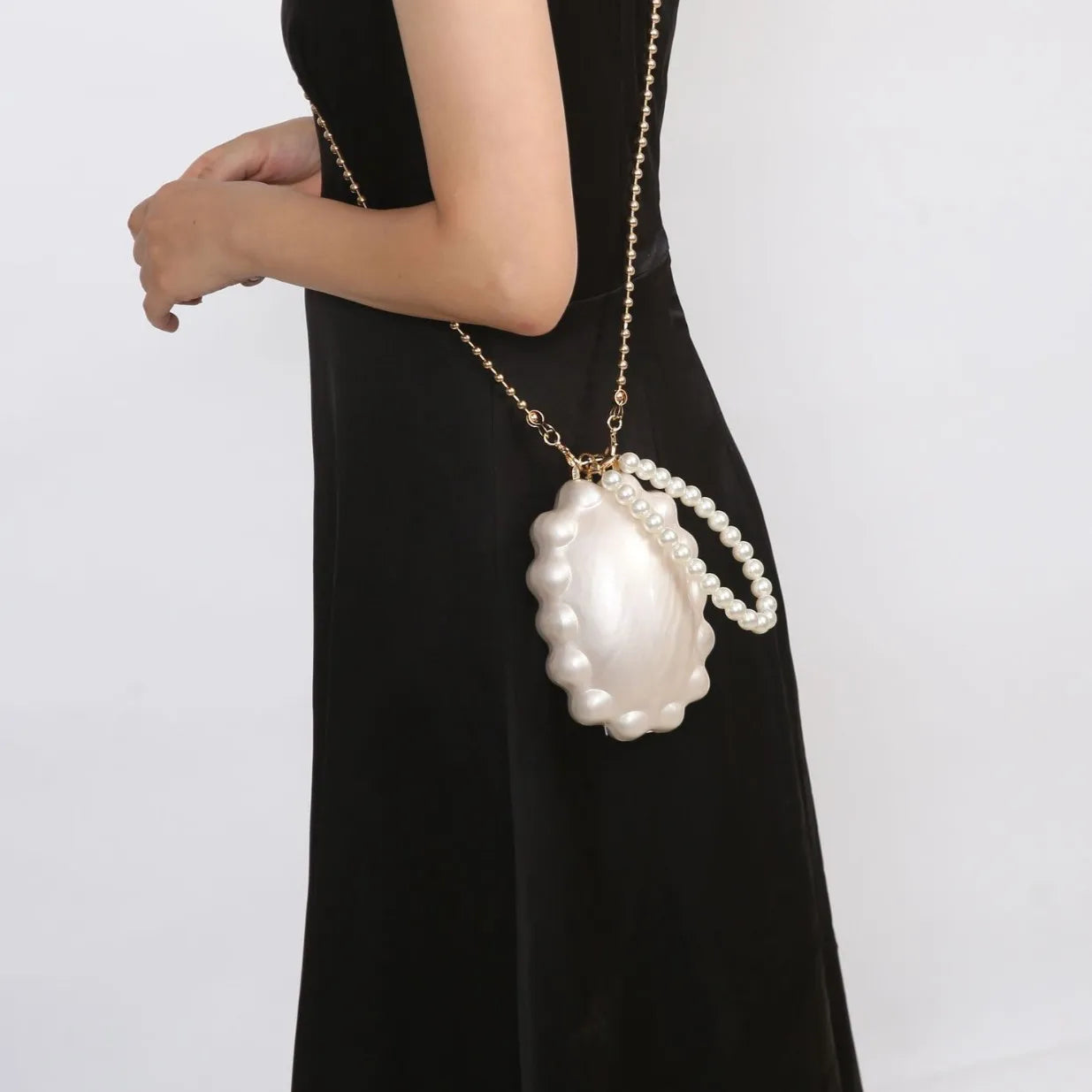 Lightweight Acrylic Shell Clutch Bag Women Pearl Chain Elegant Daisy Purse Luxury Simple Fashion Evening Shoulder Handbag 2025