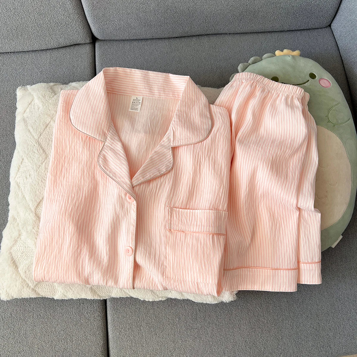 Women's Summer Pajamas, Thin Striped Pattern Short-Sleeved Shorts, Sweet and Cute, Can Be Worn Outside in Summer, Two-Piece Home Wear Set