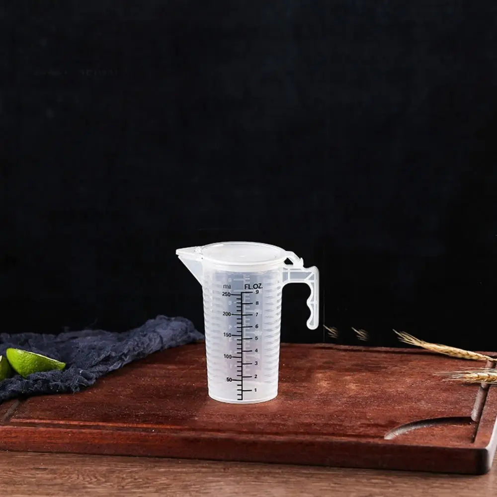 100/250/500/1000ml Black Scale Plastic Measuring Cup with Lid Water Jug Liquid Container Clear Baking Cup Kitchen Accessories