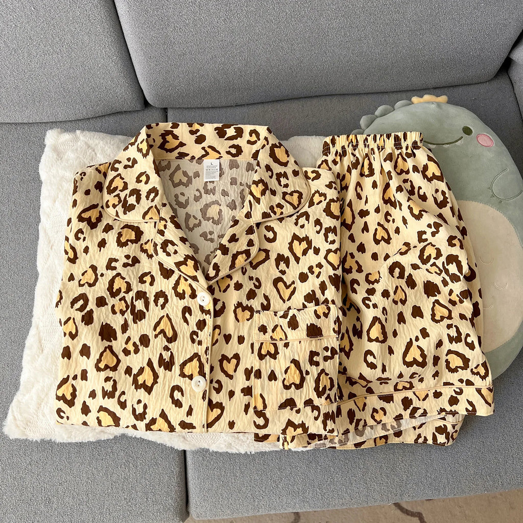 Women's Summer Thin Pajamas with Leopard Print Pattern, Short-Sleeved Shorts, Sweet and Cute, Can Be Worn Outside in Summer, Two-Piece Home Wear Set