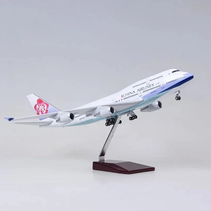 1/150 Scale Model Airplanes B747 China Airlines 47cm Resin Plane Model	W Light And Wheel Landing Gears Child Toy Plane Collected
