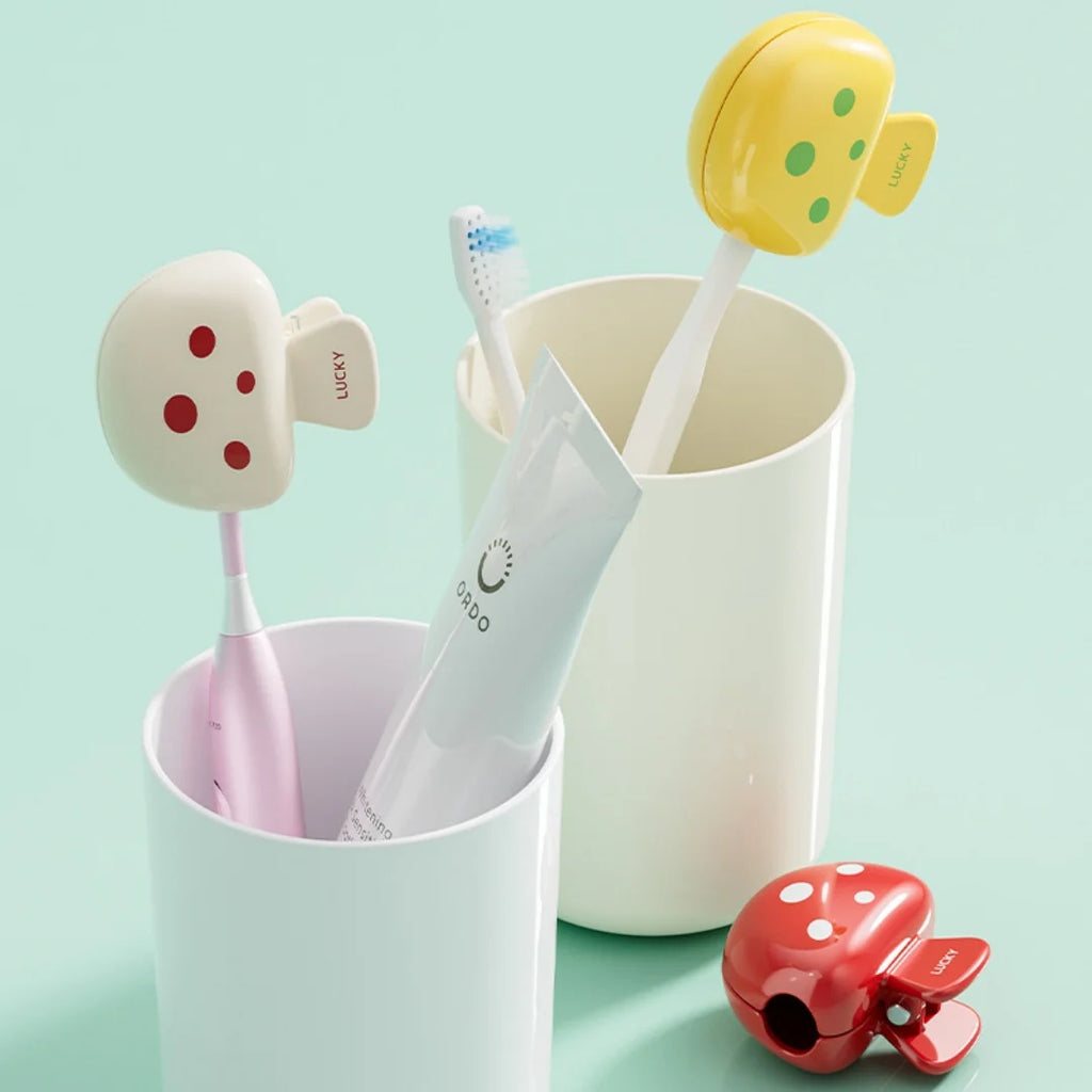 Mushroom toothbrush clip travel toothbrush cover, dustproof, toothbrush head protection clip, household outdoor storage box