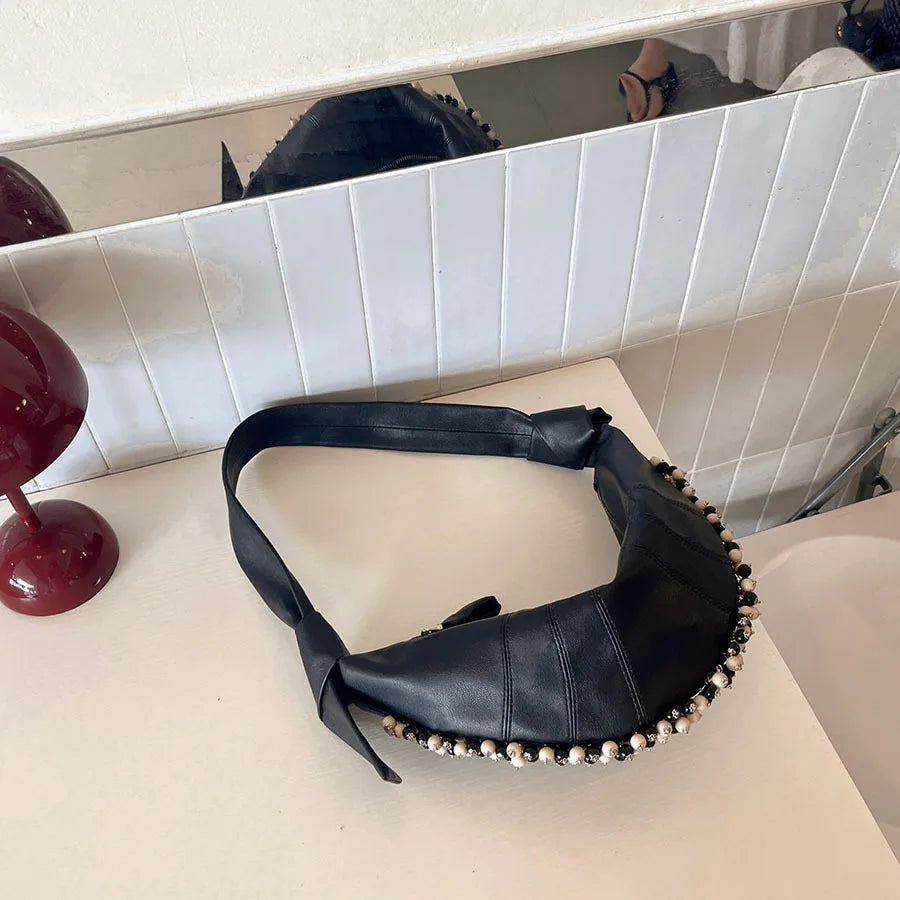 Personality niche trend messenger bag locomotive bag rivet simple versatile temperament chain single shoulder dumpling bag