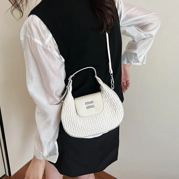 Luxury Fashion-Forward Designer Diaper Bag Women Large Capacity Tote Elegant Leather Crossbody Handbag For A Statement Look