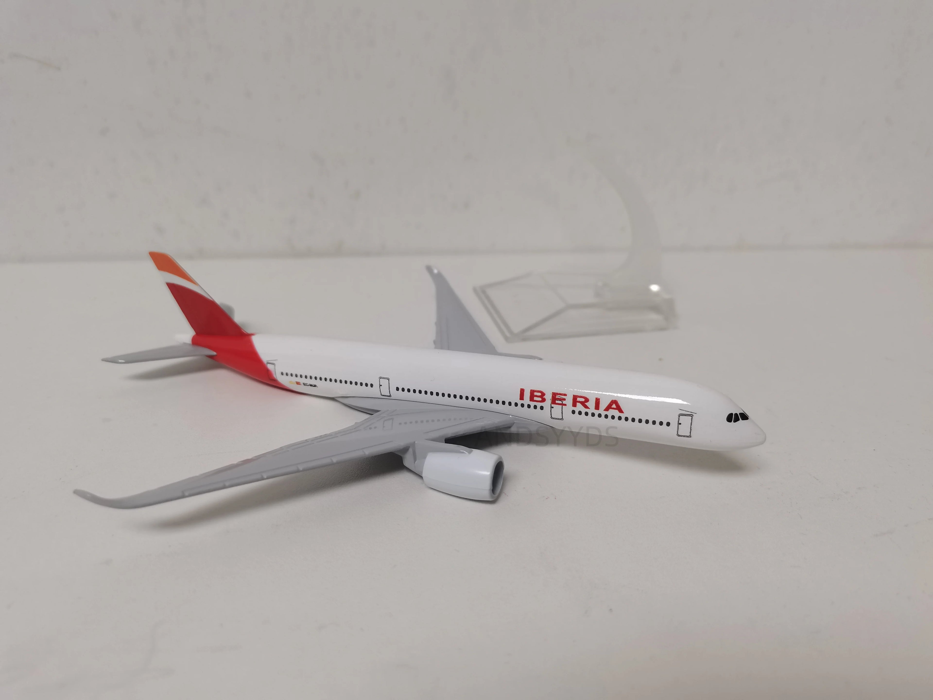 16CM Iberia A350 Airplane Models	Scale 1:400 Metal Alloy Scale Aircraft  Replica Diecast Aviation Collectibles Toy for Boys