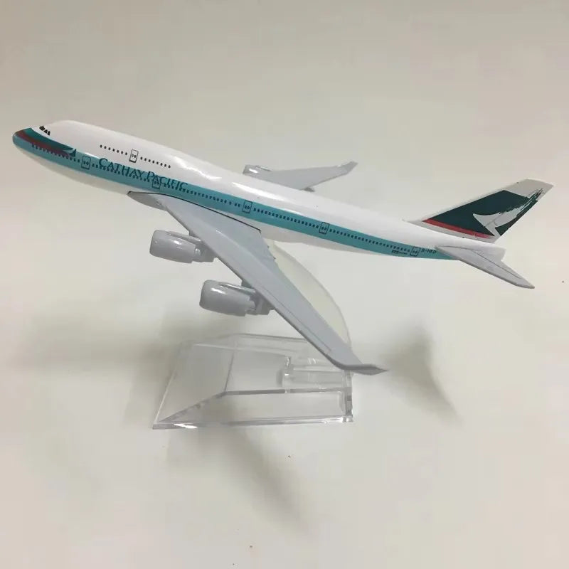 Cathay Pacific Airways B747 Alloy Airplane Model 1/400 Scale 16cm Boeing 747 Toy for Collection And Gift Airplane Mod