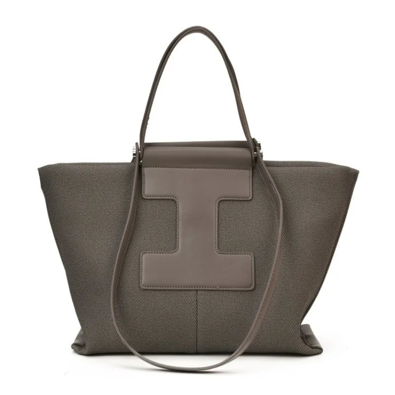Wardrobe Staple Designer Diaper Bag For Women Luxury Leather Tote Elegant Crossbody Bag Stylish Essential
