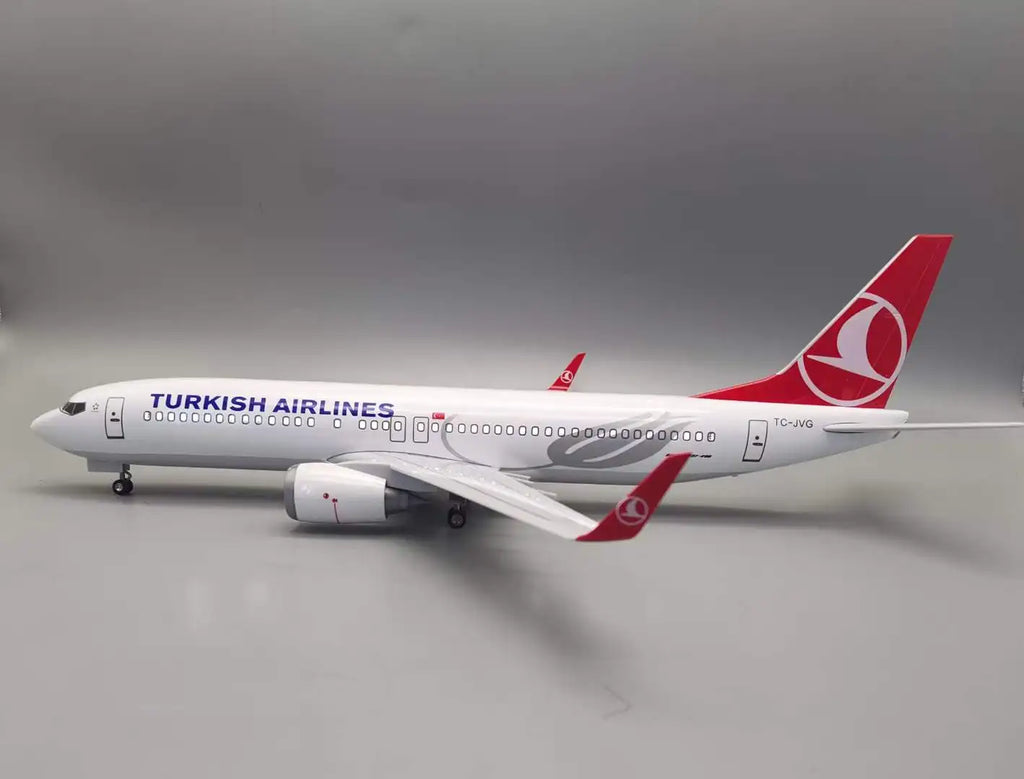 Simulated B737 Türkiye Airlines 737 Airplane Toys Model Scale 47cm Length with LED Lights Highly Simulated Resin Material for