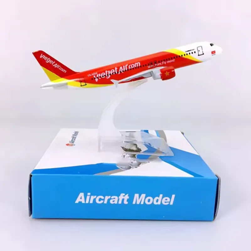 16CM Aircraft Model 1:400 For A320 Vietjet Airlines Alloy Aircraft with Bracket Decoration Alloy Metal Model