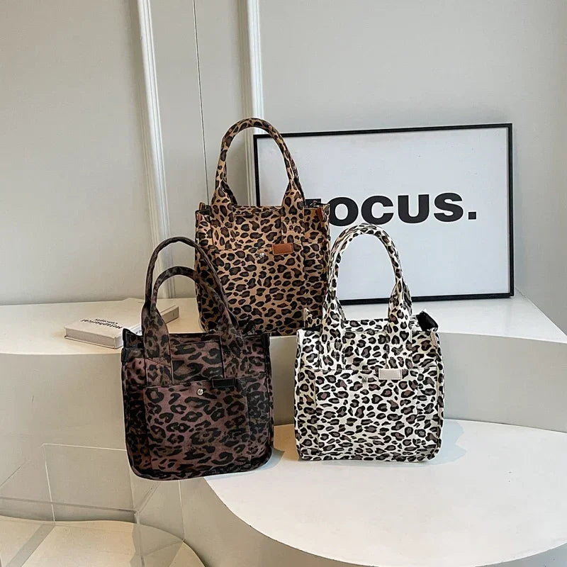 Zipper Leopard Pattern Nylon Women's Shoulder Bag 2026 Hot Sale Large Capacity Tote Bags Fashionable Leopard Print Shoulder Bag