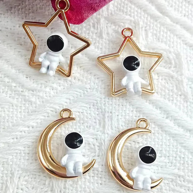 10pcs Cute Pick Up Stars Astronaut Charms Alloy Enamel Charm Pendant For Jewelry Making DIY Couple Bracelets Floating
