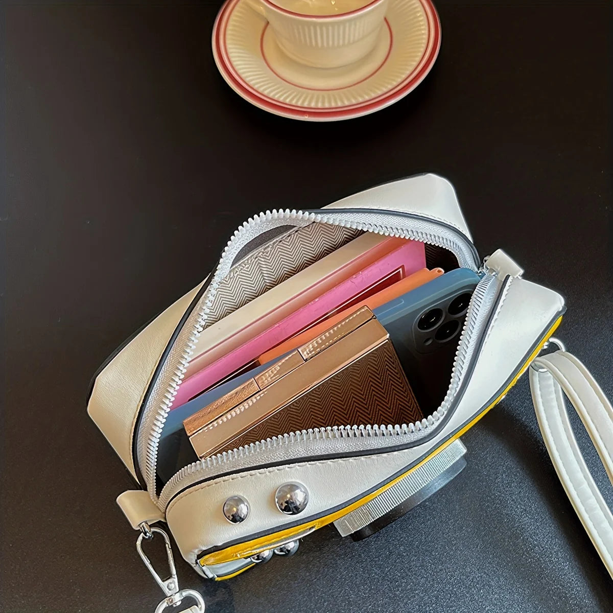 Personalized and Creative Mini Camera Bag Retro Crossbody Versatile Bag Niche Box Bag  Fresh Chain Small Square Bag