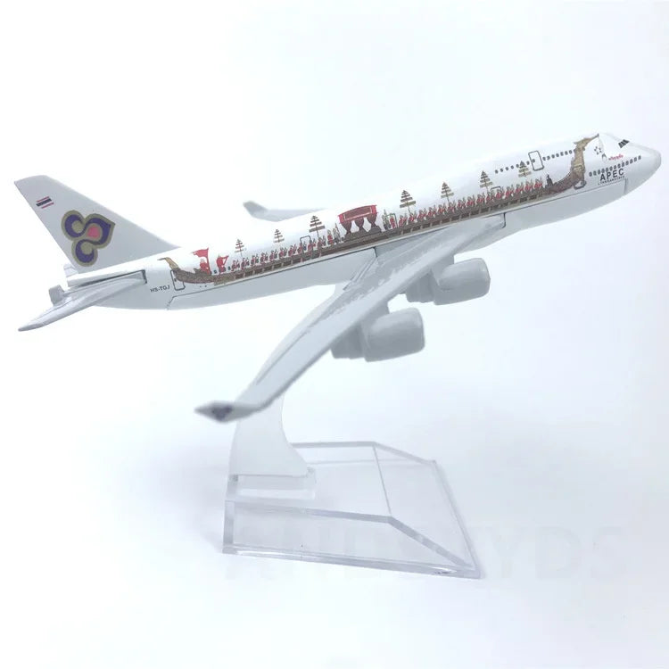 Airplane Scale 1/400 747 Series Toys plane Air Force One B747 Alloy Metal Toys and Hobbies Diecast W Wheels Souvenir Plane