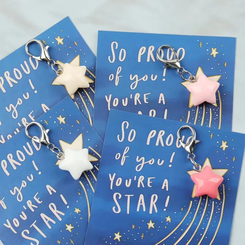 8 Pastel Mini Star Keychains, with an Inspirational Card That Says "You Are a Star, I'M Proud of You!", Suitable for Birthdays, Graduation Ceremonies, Back-To-School Season, Inspirational Gifts, Bag Accessories, and More —