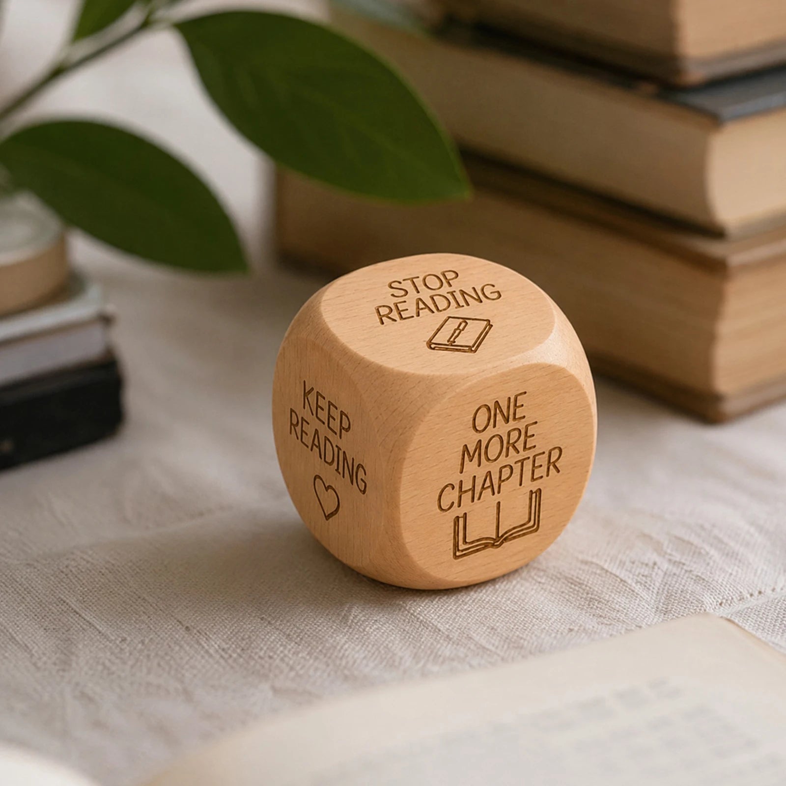 Wooden Reading Decision Dice with Engraved Prompt Book Club Decor 6-Sided Creative What To Read Dice Novelty Gift for Book Worms