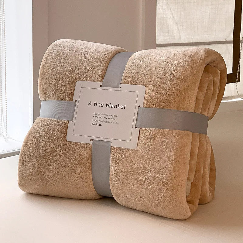 Luxury Flannel Travel Blanket for Airplane Lightweight Office Nap Soft Blanket Non-shedding and Colorfast Multi-purpose Blankets