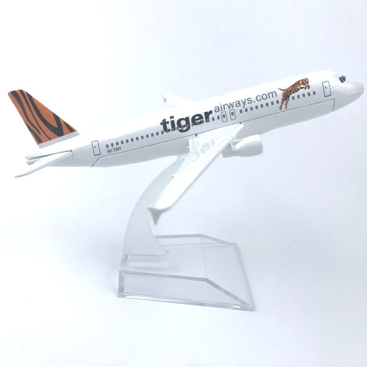 Metal Scale Aircraft 16cm Airbus A320 Airplane Model Plane 320 Series Replica Diecast Scale Miniature Plane Kid Toy Gift