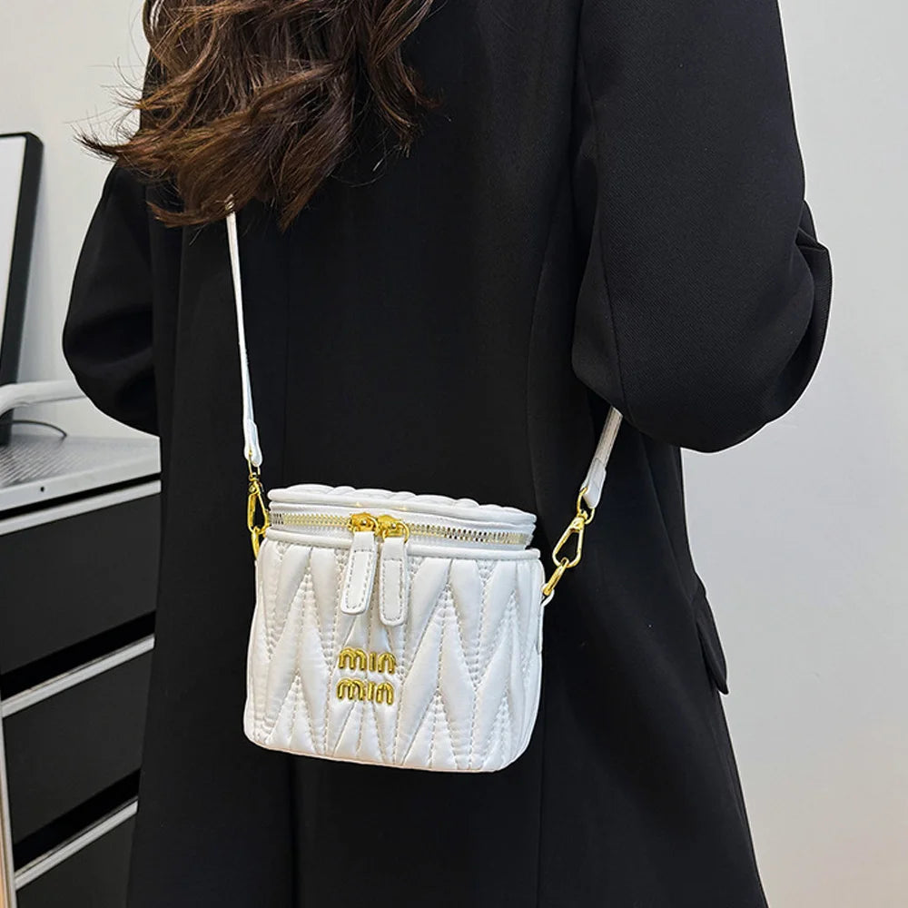 2026 new makeup bag, high-end design, niche and versatile box bag, simple messenger bag for women