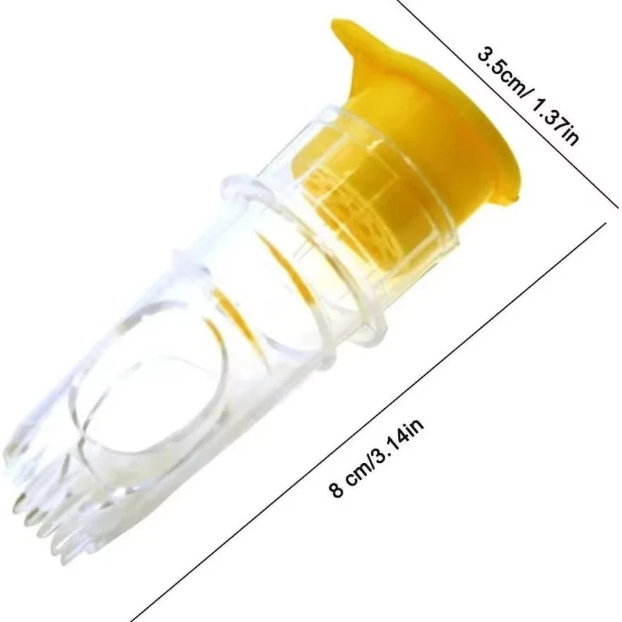 New Screw Top Lemon Juicer Mini Manual Lemon Squeezer Portable Lemon Juicer With Lid Squeeze Lime for Cocktails Plastic Manual