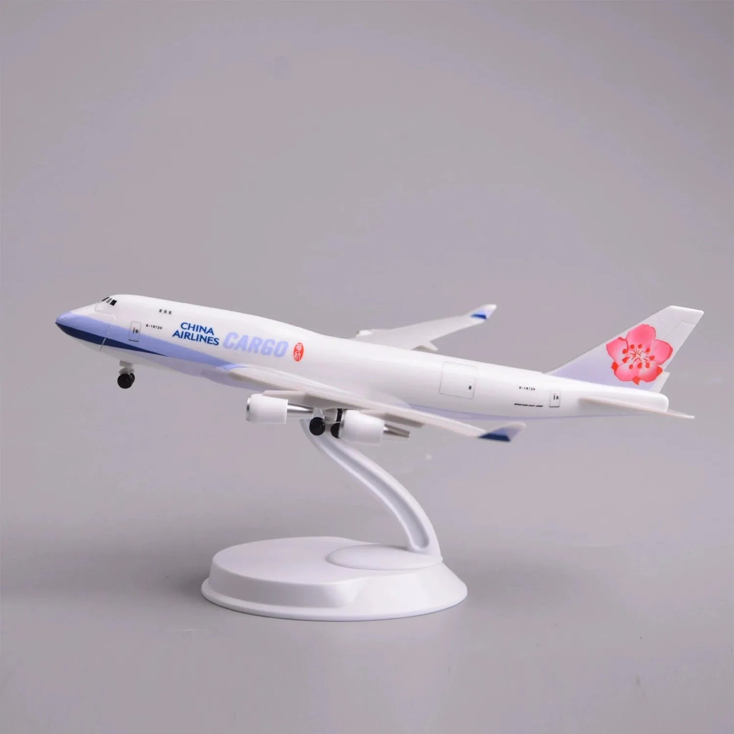 20cm Scale Aircraft Toy Model China Airlines Cargo B747 Openable Cargo Door ABS Children Toys Airplane Model Adults Fun Gift