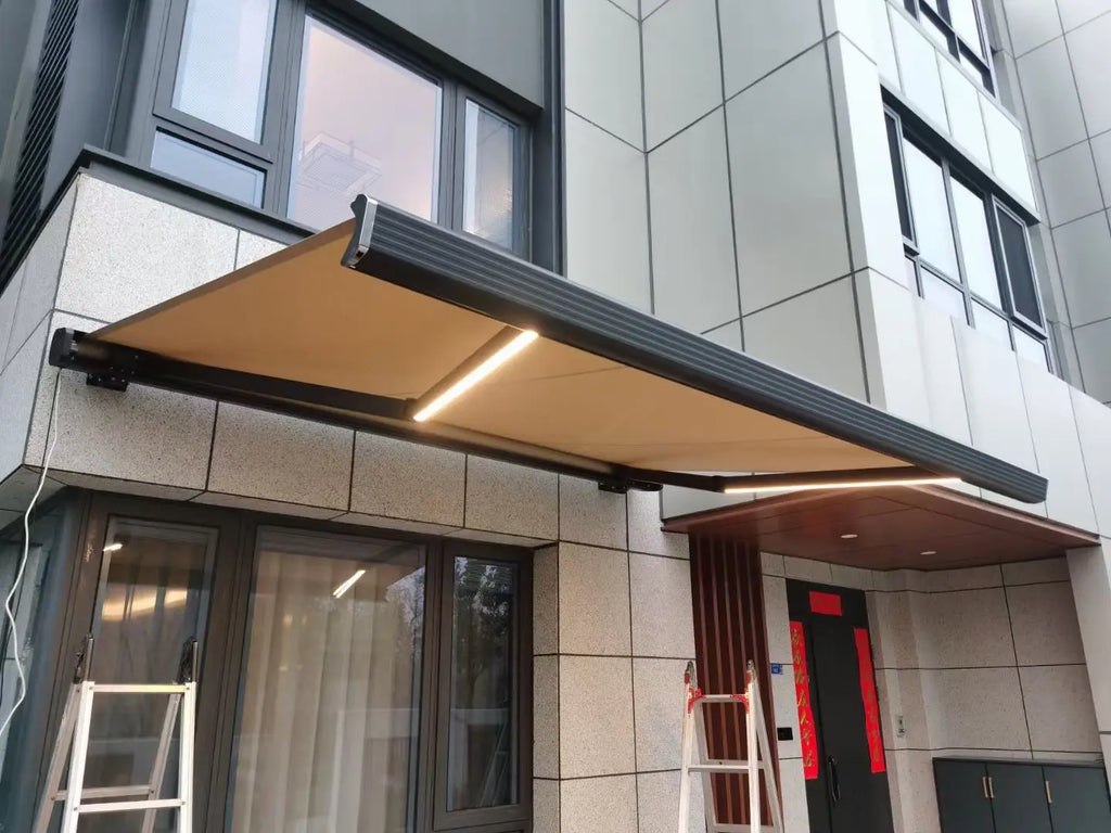 Wind Resistant Retractable Awning Aluminum Alloy Frame PVC Fabric Full Cassette Motorized Awning UV Protection Outdoor Canopy