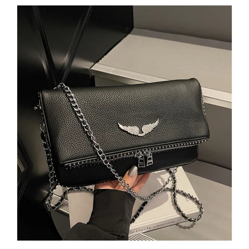 2026 New French Style Chain Clamshell Crossbody Bag Classic Versatile Shoulder Messenger Bag for Women with Wristlet
