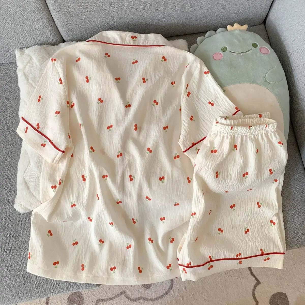 Women's Summer Pajamas, Thin Cherry-Patterned Short-Sleeved Shorts, Sweet and Cute, Can Be Worn Outside in Summer, Two-Piece Home Wear Set